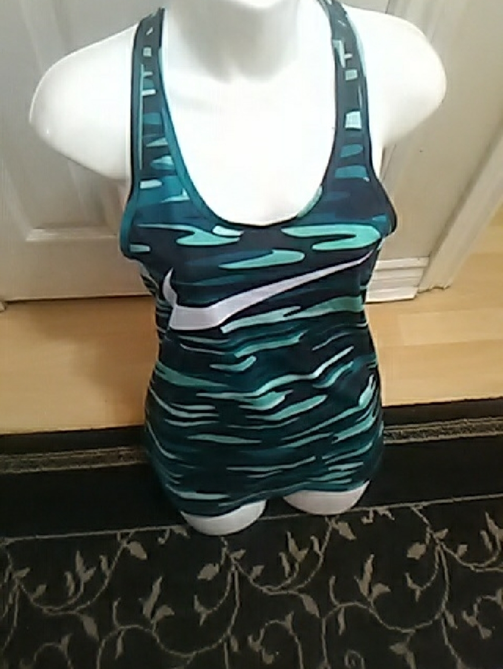 💲1⃣▶▶Nike Women's Teal and Black Patterned Racerback Tank